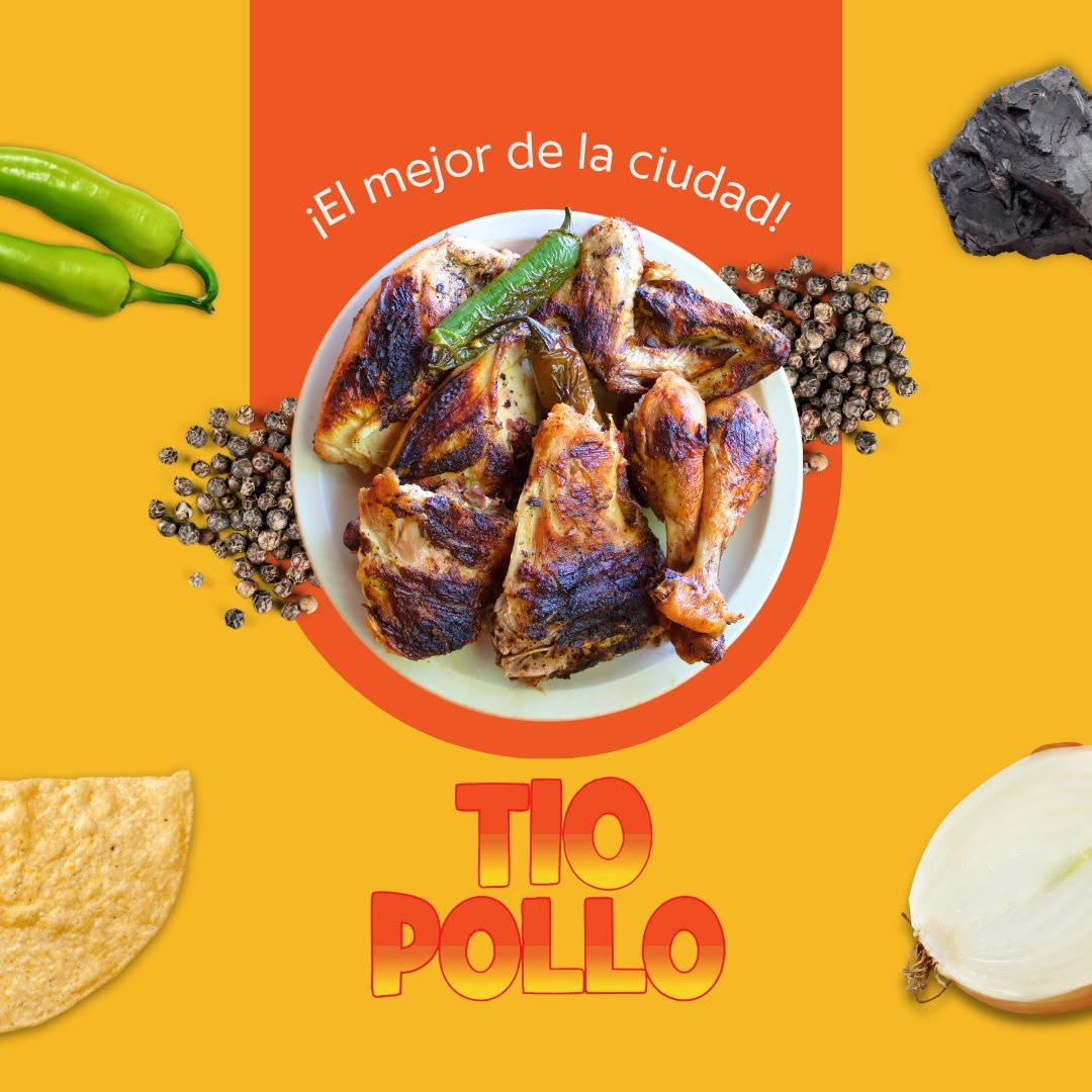 Pollo asado sobre plato con ingredientes